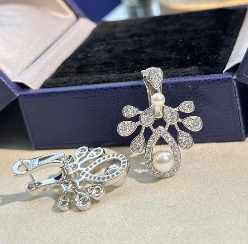 CHAUMET